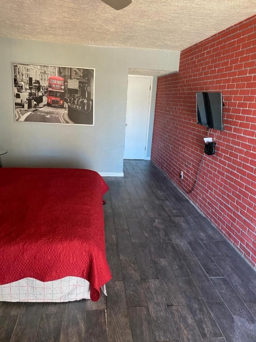 Capri Beach Hotel image 7