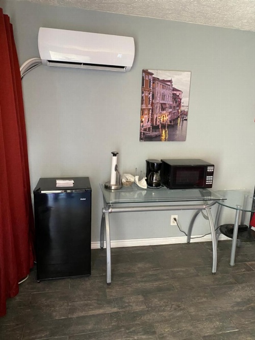 Capri Beach Hotel image 8