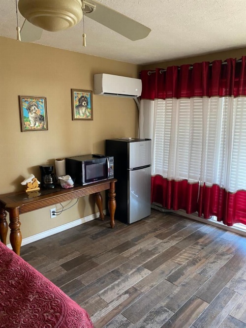 Capri Beach Hotel image 9